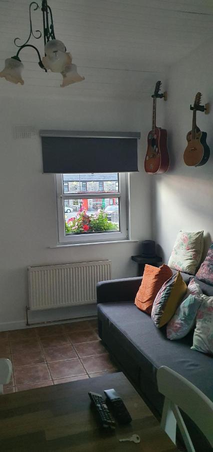The Speak Easy Cottage Multyfarnham -Two Bedroom エクステリア 写真